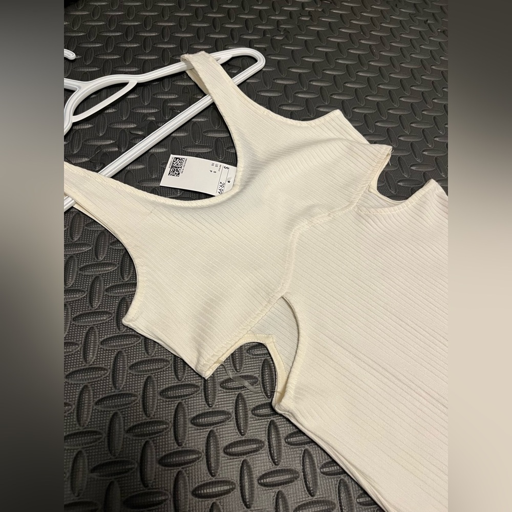 Forever 21 Cream Cut Out Dress - Picture 2 of 4